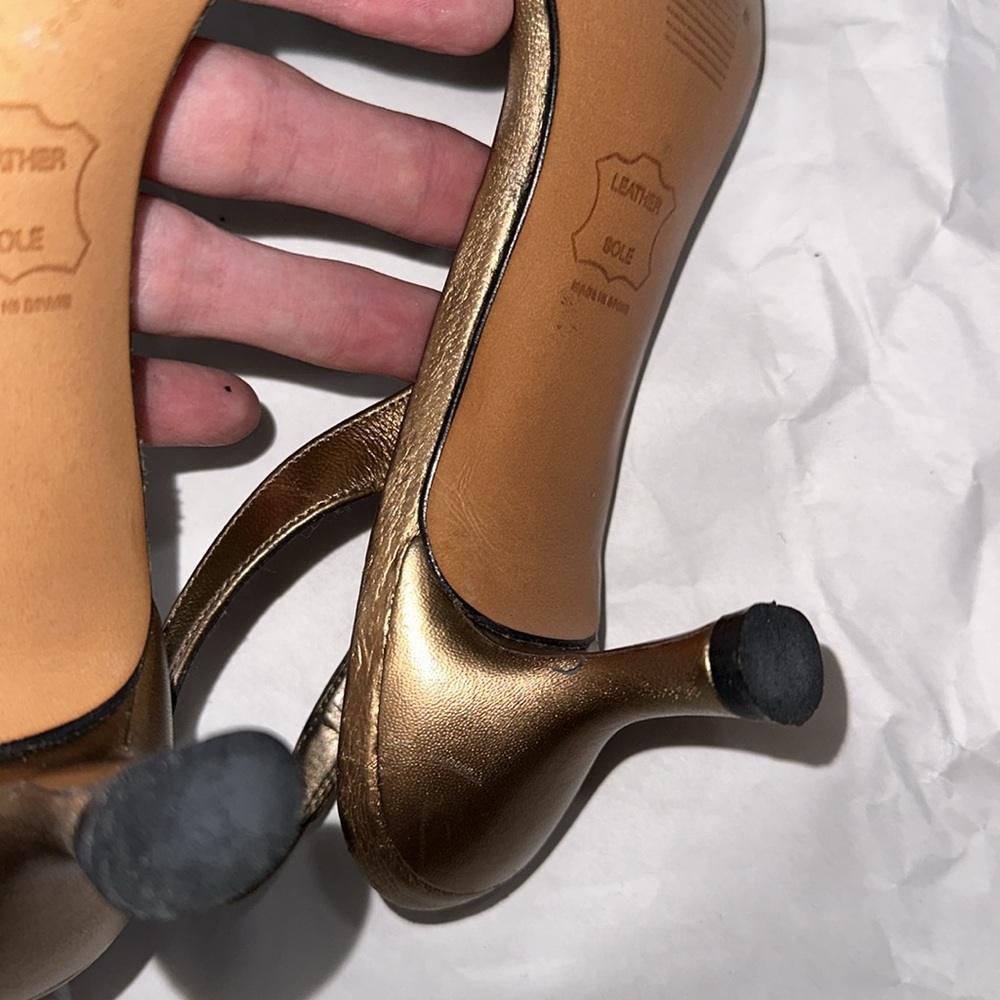 Beautiful Stewart Weitzman Bronze copper beaded metallic leather kitten heels - Picture 7 of 7